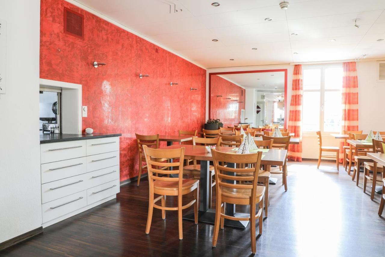 Hotel Loewen Niederuzwil ภายนอก รูปภาพ
