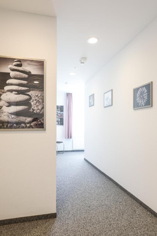 Hotel Loewen Niederuzwil ภายนอก รูปภาพ