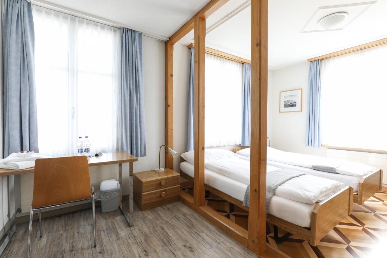 Hotel Loewen Niederuzwil ภายนอก รูปภาพ