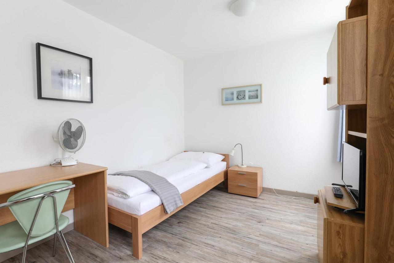 Hotel Loewen Niederuzwil ภายนอก รูปภาพ