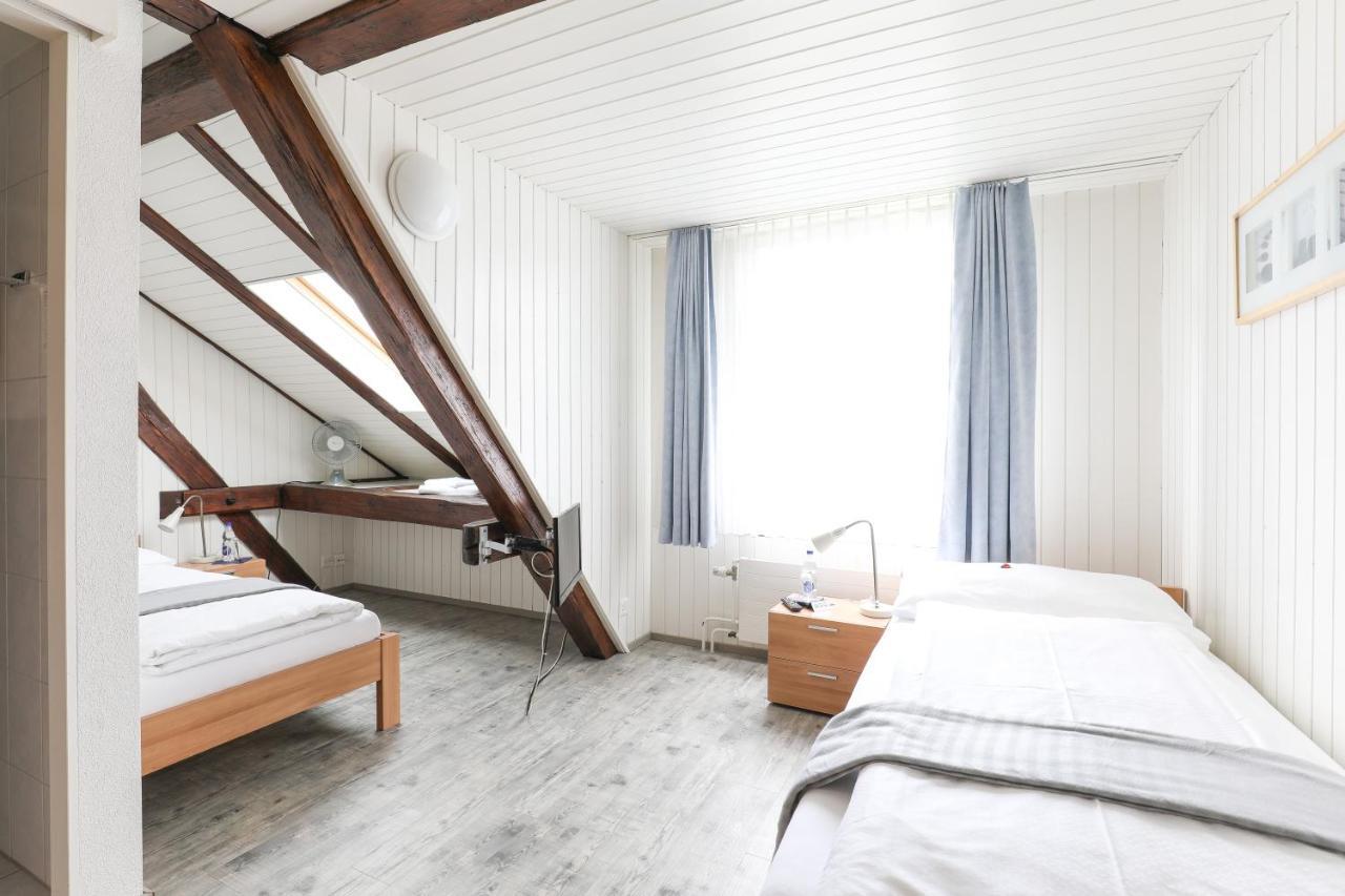 Hotel Loewen Niederuzwil ภายนอก รูปภาพ